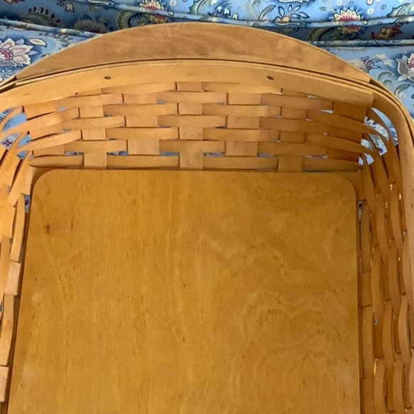 Longaberger Large Serving Basket Signed in 2002 - Picture 6 of 11